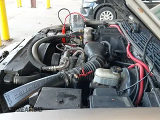 1998 Chevrolet Blazer LS z VIN 1GNDT13W3W2286848, wystawiony jako IAAI lot #43334461 z przebiegiem 214 194 mil mil oraz . Historia ofert i sprzedaży dostępna na DreamBid. Obrazek 15.