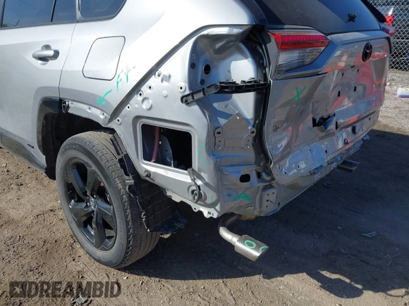 2021 Toyota RAV4 Hybrid XSE with VIN 2T3E6RFV3MW006825, listed as a IAAI auction lot 41787718 with 45,979 mi miles. Bid and sale history available at carsss.com. Image 17.