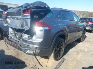 2022 Volkswagen Atlas SE with VIN 1V2JE2CA6NC208457, listed as a IAAI auction lot 40999391 with 40,409 mi miles and . Bid and sale history available at DreamBid. Image 4.