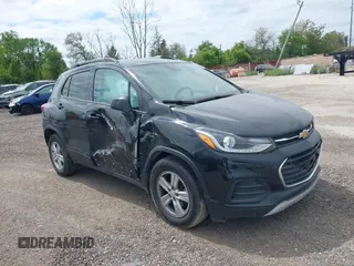 2021 Chevrolet Trax LT with VIN KL7CJLSB1MB329341, listed as a IAAI auction lot 42260406 with 91,266 mi miles and . Bid and sale history available at DreamBid. Image 1.