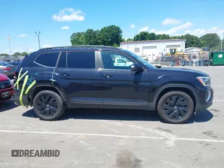 2024 Volkswagen Atlas SE z VIN 1V2JR2CA1RC529185, wystawiony jako IAAI lot #42201837 z przebiegiem 17 919 mil mil oraz . Historia ofert i sprzedaży dostępna na DreamBid. Obrazek 14.