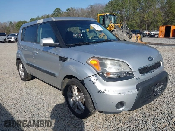 2011 Kia Soul + with VIN KNDJT2A27B7708974, listed as a IAAI auction lot 41757257 with 94,476 mi miles. Bid and sale history available at carsss.com. Image 1.