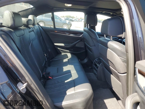 2020 BMW 5 Series M550i xDrive z VIN WBAJS7C02LCD42698, wystawiony jako Copart lot #48229785 z przebiegiem 51 896 mil mil oraz Szkoda całkowita • Salvage title. Historia ofert i sprzedaży dostępna na DreamBid. Obrazek 10.