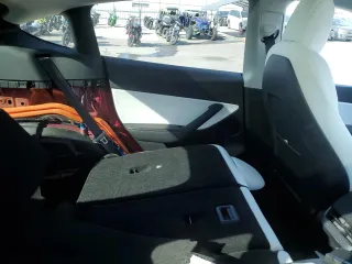 2022 Tesla Model Y Long Range with VIN 7SAYGDEE3NF318359, listed as a Copart auction lot 51861925 with 0 mi miles and Salvage Title. Bid and sale history available at carsss.com. Image 10.
