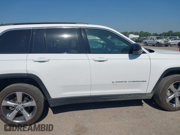 2025 Jeep Grand Cherokee Limited with VIN 1C4RJHBG7SC272351, listed as a IAAI auction lot 42331840 with 13,862 mi miles and . Bid and sale history available at DreamBid. Image 13.