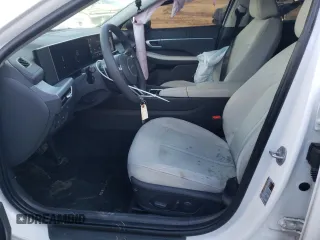 2024 Hyundai Sonata SEL z VIN KMHL64JA5RA376500, wystawiony jako Copart lot #42201915 z przebiegiem 12 958 mil mil oraz Szkoda całkowita • Salvage title. Historia ofert i sprzedaży dostępna na DreamBid. Obrazek 7.
