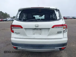 2019 Honda Pilot Touring 7-Passenger with VIN 5FNYF6H65KB035053, listed as a IAAI auction lot 41708503 with 105,710 mi miles. Bid and sale history available at carsss.com. Image 16.