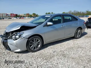 2015 Toyota Camry XLE z VIN 4T1BF1FK5FU989402, wystawiony jako Copart lot #55184495 z przebiegiem 135 310 mil mil oraz Szkoda całkowita • Salvage title. Historia ofert i sprzedaży dostępna na DreamBid. Obrazek 1.