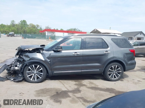 2016 Ford Explorer Platinum z VIN 1FM5K8HT4GGB49067, wystawiony jako IAAI lot #42093235 z przebiegiem 138 272 mil mil oraz . Historia ofert i sprzedaży dostępna na DreamBid. Obrazek 14.