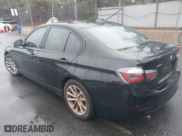 2016 BMW 3 Series 320i xDrive z VIN WBA8E5G50GNT40245, wystawiony jako IAAI lot #41075750 z przebiegiem 82 143 mil mil oraz . Historia ofert i sprzedaży dostępna na DreamBid. Obrazek 3.