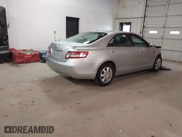 2011 Toyota Camry LE with VIN 4T1BF3EK0BU209782, listed as a IAAI auction lot 41739648 with 204,701 mi miles. Bid and sale history available at carsss.com. Image 4.
