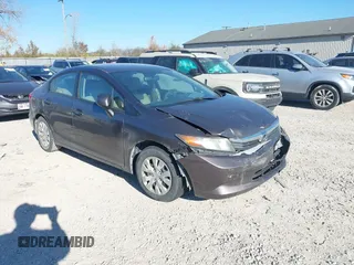 2012 Honda Civic LX z VIN 19XFB2F52CE015582, wystawiony jako IAAI lot #40812162 z przebiegiem 137 567 mil mil oraz . Historia ofert i sprzedaży dostępna na DreamBid. Obrazek 1.