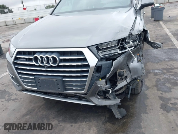 2017 Audi Q7 Premium Plus with VIN WA1LAAF71HD054278, listed as a IAAI auction lot 41391066 with 100,201 mi miles. Bid and sale history available at carsss.com. Image 12.