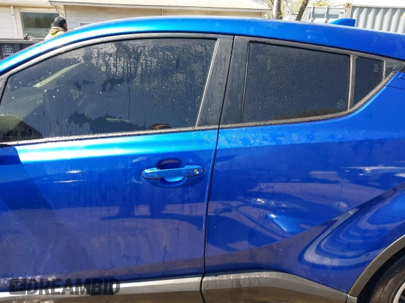 2020 Toyota C-HR LE with VIN JTNKHMBX7L1071287, listed as a IAAI auction lot 42063896 with 76,731 mi miles. Bid and sale history available at carsss.com. Image 15.