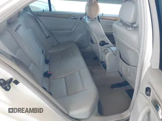 2007 Mercedes-Benz C 230 Sport z VIN WDBRF52HX7F903574, wystawiony jako IAAI lot #42350529 z przebiegiem 230 516 mil mil oraz . Historia ofert i sprzedaży dostępna na DreamBid. Obrazek 8.