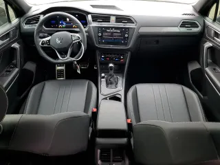 2023 Volkswagen Tiguan SE R-Line Black with VIN 3VVCB7AX8PM016614, listed as a Copart auction lot 43944695 with 39,378 mi miles and Salvage Title. Bid and sale history available at carsss.com. Image 8.