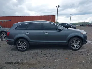 2013 Audi Q7 Premium Plus z VIN WA1LGAFE7DD015248, wystawiony jako IAAI lot #42486389 z przebiegiem 140 083 mil mil oraz . Historia ofert i sprzedaży dostępna na DreamBid. Obrazek 13.