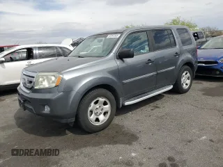 2010 Honda Pilot LX z VIN 5FNYF3H23AB008427, wystawiony jako Copart lot #53761345 z przebiegiem 143 616 mil mil oraz Czysty tytuł • Clean title. Historia ofert i sprzedaży dostępna na DreamBid. Obrazek 1.
