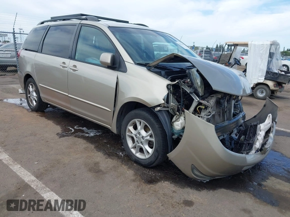 2005 Toyota Sienna XLE with VIN 5TDZA22C65S349045, listed as a IAAI auction lot 42014639 with 99,940 mi miles. Bid and sale history available at carsss.com. Image 1.