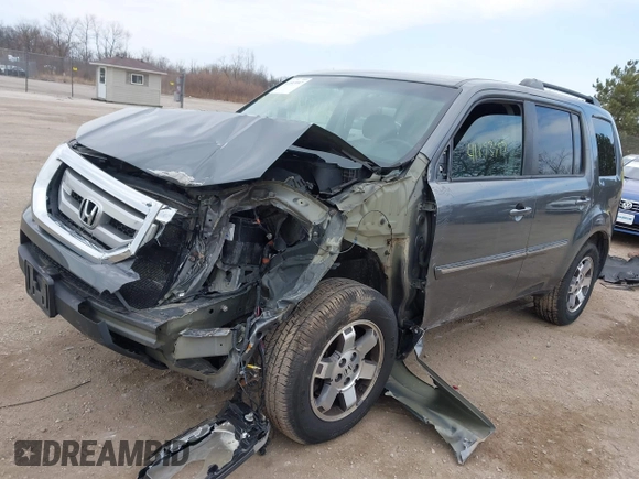 2010 Honda Pilot Touring with VIN 5FNYF4H81AB038522, listed as a IAAI auction lot 41893997 with Not Provided miles. Bid and sale history available at carsss.com. Image 2.
