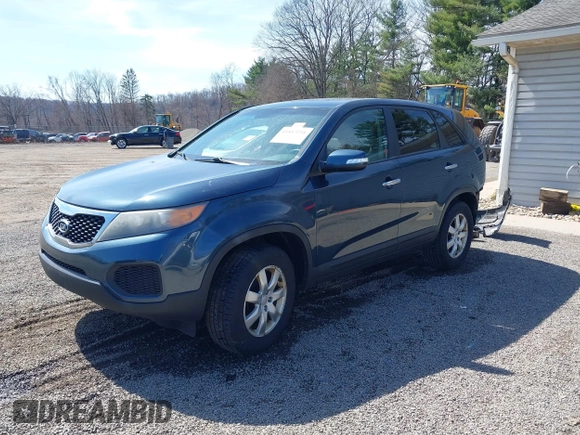 2011 Kia Sorento LX with VIN 5XYKT3A19BG164787, listed as a IAAI auction lot 41847231 with 139,050 mi miles. Bid and sale history available at carsss.com. Image 18.