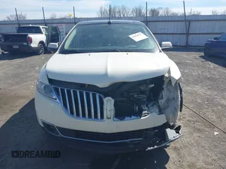 2013 Lincoln MKX with VIN 2LMDJ8JK2DBL19143, listed as a IAAI auction lot 41824677 with 172,336 mi miles. Bid and sale history available at carsss.com. Image 12.