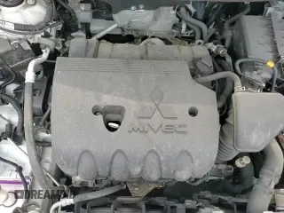 2019 Mitsubishi Outlander ES z VIN JA4AZ3A37KZ039245, wystawiony jako Copart lot #70945995 z przebiegiem 132 734 mil mil oraz Szkoda całkowita • Salvage title. Historia ofert i sprzedaży dostępna na DreamBid. Obrazek 17.