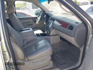 2013 GMC Yukon SLT with VIN 1GKS1CE09DR268602, listed as a IAAI auction lot 41992325 with 167,476 mi miles. Bid and sale history available at carsss.com. Image 5.