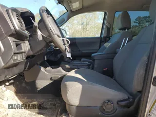 2017 Toyota Tacoma SR5 z VIN 3TMCZ5ANXHM115496, wystawiony jako Copart lot #49226775 z przebiegiem 77 865 mil mil oraz Szkoda całkowita • Salvage title. Historia ofert i sprzedaży dostępna na DreamBid. Obrazek 7.