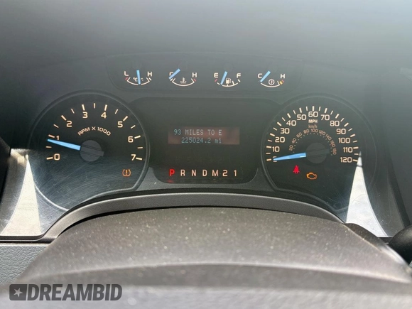 2012 Ford F-150 XL with VIN 1FTPF1CF1CKE39185, listed as a Copart auction lot 59417685 with 225,024 mi miles and Clean title. Bid and sale history available at DreamBid. Image 8.