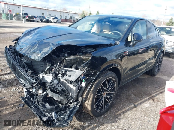 2025 Porsche Cayenne z VIN WP1BA2AY4SDA29016, wystawiony jako IAAI lot #41899275 z przebiegiem 7 099 mil mil oraz . Historia ofert i sprzedaży dostępna na DreamBid. Obrazek 2.