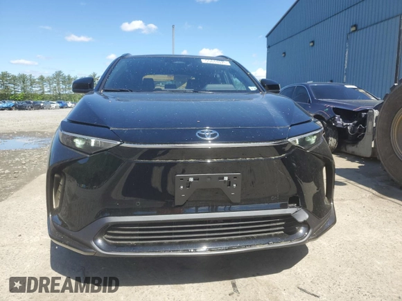 2024 Toyota bZ4X XLE z VIN JTMABACAXRA088300, wystawiony jako Copart lot #55844025 z przebiegiem 369 mil mil oraz Szkody całkowita. Historia ofert i sprzedaży dostępna na DreamBid. Obrazek 5.