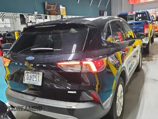 2020 Ford Escape SE with VIN 1FMCU9G66LUB84689, listed as a IAAI auction lot 42239235 with 73,740 mi miles and . Bid and sale history available at DreamBid. Image 18.