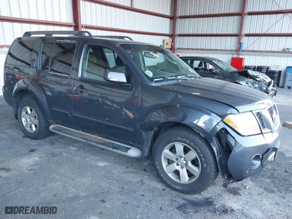 2011 Nissan Pathfinder LE with VIN 5N1AR1NB1BC616913, listed as a IAAI auction lot 40627326 with 119,372 mi miles. Bid and sale history available at carsss.com. Image 1.
