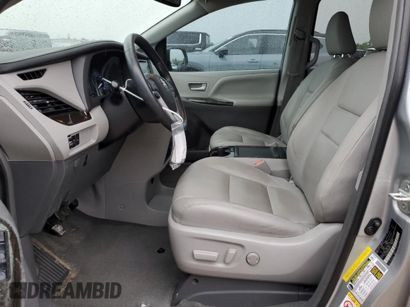 2019 Toyota Sienna XLE Auto Access Seat with VIN 5TDYZ3DCXKS967942, listed as a Copart auction lot 54076775 with 37,245 mi miles and Salvage Title. Bid and sale history available at carsss.com. Image 7.