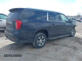 2022 GMC Yukon XL SLE with VIN 1GKS2FKD0NR326393, listed as a IAAI auction lot 41674448 with 43,807 mi miles and . Bid and sale history available at DreamBid. Image 4.