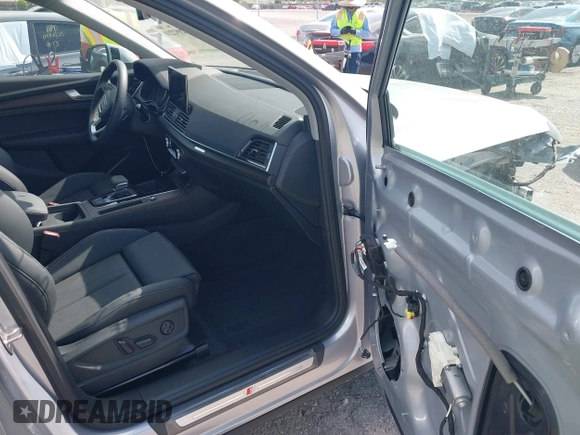 2024 Audi Q5 S line Premium with VIN WA1GAAFY9R2140669, listed as a IAAI auction lot 42092210 with 4,326 mi miles and . Bid and sale history available at DreamBid. Image 5.