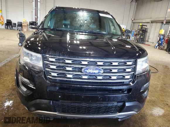 2017 Ford Explorer XLT z VIN 1FM5K8DH4HGA14335, wystawiony jako Copart lot #62102425 z przebiegiem 135 191 mil mil oraz Szkoda całkowita • Salvage title. Historia ofert i sprzedaży dostępna na DreamBid. Obrazek 5.