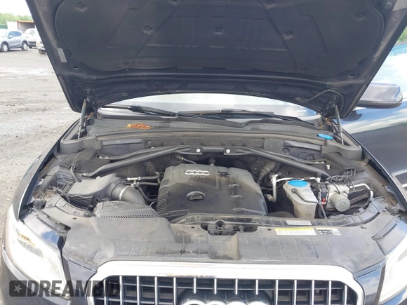 2015 Audi Q5 Premium Plus with VIN WA1LFAFP9FA028639, listed as a IAAI auction lot 42260704 with 126,689 mi miles and . Bid and sale history available at DreamBid. Image 10.