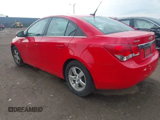 2014 Chevrolet Cruze 1LT z VIN 1G1PC5SB9E7342166, wystawiony jako IAAI lot #42157295 z przebiegiem 122 290 mil mil oraz . Historia ofert i sprzedaży dostępna na DreamBid. Obrazek 3.