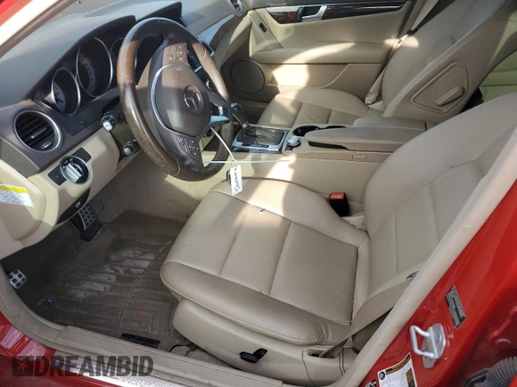 2014 Mercedes-Benz C 250 Sport с VIN WDDGF4HB3EG157536, выставлен на аукционе Copart как лот 52891585 с пробегом 58 375 миль миль и Списание • Salvage title. История ставок и продаж доступна на DreamBid. Изображение 7.