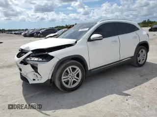 2023 Mercedes-Benz GLA 250 z VIN W1N4N4GB1PJ454126, wystawiony jako Copart lot #58006514 z przebiegiem 9861 mil mil oraz Nie do naprawy. Historia ofert i sprzedaży dostępna na DreamBid. Obrazek 1.