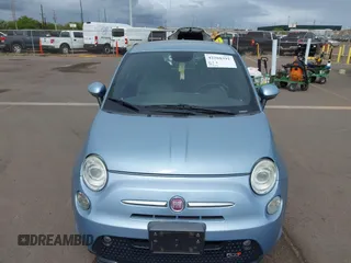 2015 FIAT 500e z VIN 3C3CFFGE1FT503214, wystawiony jako IAAI lot #42260391 z przebiegiem 52 403 mil mil oraz . Historia ofert i sprzedaży dostępna na DreamBid. Obrazek 6.