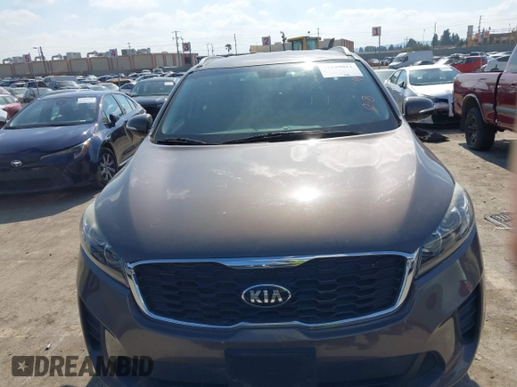 2019 Kia Sorento L with VIN 5XYPG4A35KG438309, listed as a IAAI auction lot 41539011 with 73,312 mi miles. Bid and sale history available at carsss.com. Image 12.