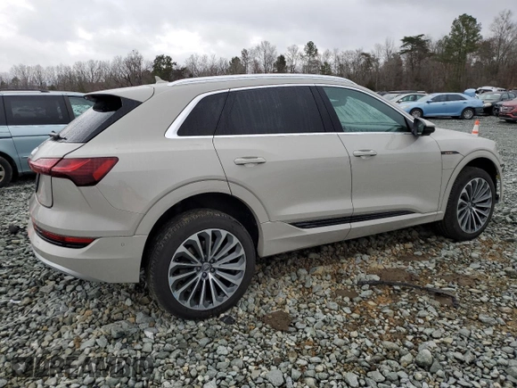 2019 Audi e-tron Prestige z VIN WA1VAAGE6KB021737, wystawiony jako Copart lot #44444585 z przebiegiem 37 227 mil mil oraz Szkody całkowita. Historia ofert i sprzedaży dostępna na DreamBid. Obrazek 3.
