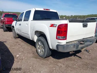 2011 GMC Sierra 1500 SLE with VIN 3GTP1VE00BG372003, listed as a IAAI auction lot 41580501 with 261,224 mi miles. Bid and sale history available at carsss.com. Image 3.