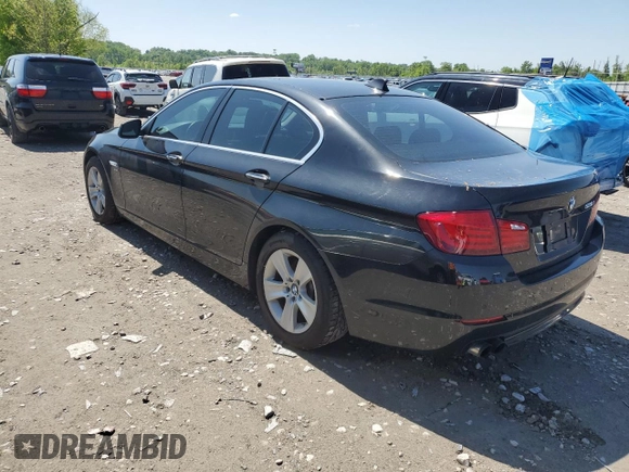 2012 BMW 5 Series 528i xDrive z VIN WBAXH5C56CDW10734, wystawiony jako Copart lot #56601805 z przebiegiem 162 016 mil mil oraz Czysty tytuł • Clean title. Historia ofert i sprzedaży dostępna na DreamBid. Obrazek 2.