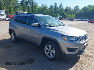 2019 Jeep Compass Altitude с VIN 3C4NJDBB3KT767582, выставлен на аукционе IAAI как лот 42556475 с пробегом 59 622 миль миль и . История ставок и продаж доступна на DreamBid. Изображение 1.