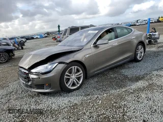2015 Tesla Model S 85D with VIN 5YJSA1H26FF096714, listed as a Copart auction lot 51710505 with 83,119 mi miles and Salvage Title. Bid and sale history available at carsss.com. Image 1.