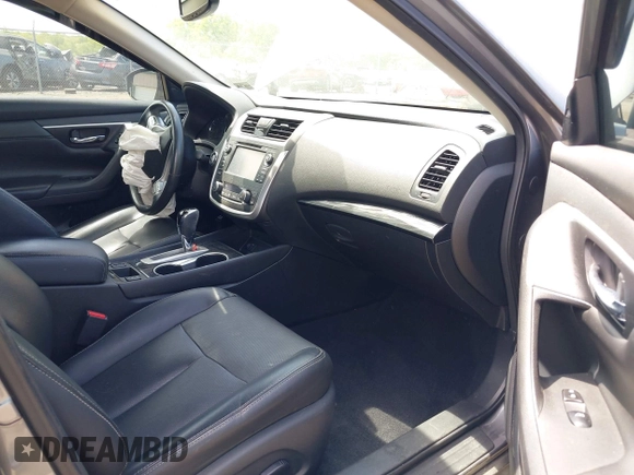 2017 Nissan Altima SV z VIN 1N4AL3AP6HC498990, wystawiony jako IAAI lot #42095268 z przebiegiem 105 253 mil mil oraz . Historia ofert i sprzedaży dostępna na DreamBid. Obrazek 5.